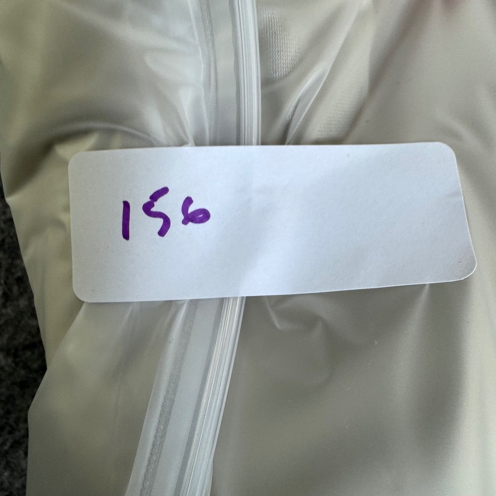 Vuori Mens Meta Pants Sand Khaki Technical Stretch 5-Pocket Chino 35x28.5 Flaw - Picture 9 of 9
